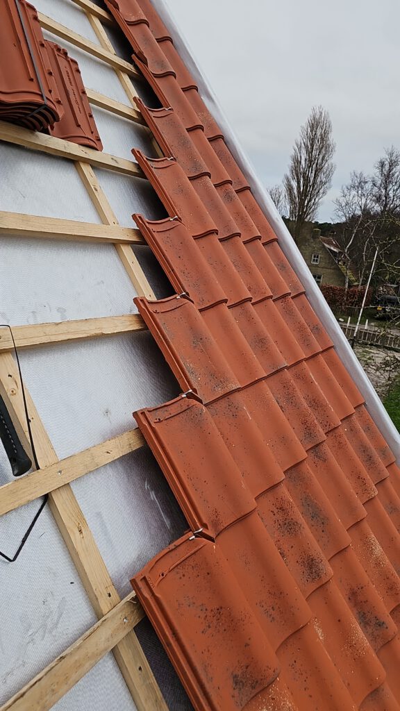 Algemene dak renovatie
Dak renovatie op Terschelling uitgevoerd door Bouwbedrijf Meijer
Vernieuwing van dakpannen woning Terschelling
Dak herstel werkzaamheden in West-Terschelling
Renovatie hellend dak in Midsland
Dak werkzaamheden vakantiehuis Terschelling